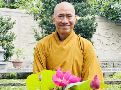 Retreat with Venerable Thich Tam Duc, Deputy Director of the Academy in Saigon, Head of the English Department