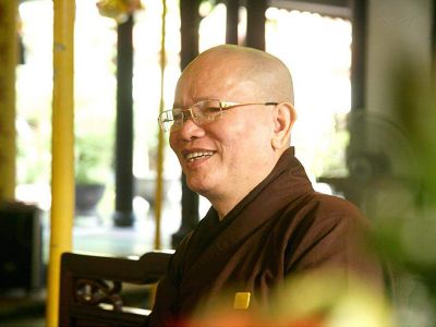 Venerable Thich Tam Chon shared a Dharma talk