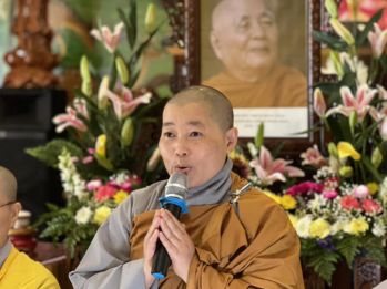 hinh-anh-sinh-hoat-va-luu-niem-cua-chu-ton-duc-ni-tai-ha-truong-7.jpg