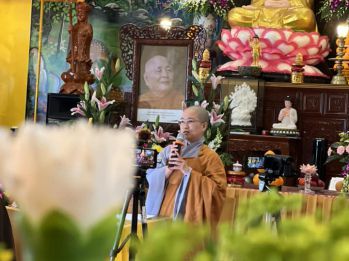 hinh-anh-sinh-hoat-va-luu-niem-cua-chu-ton-duc-ni-tai-ha-truong-18.jpg
